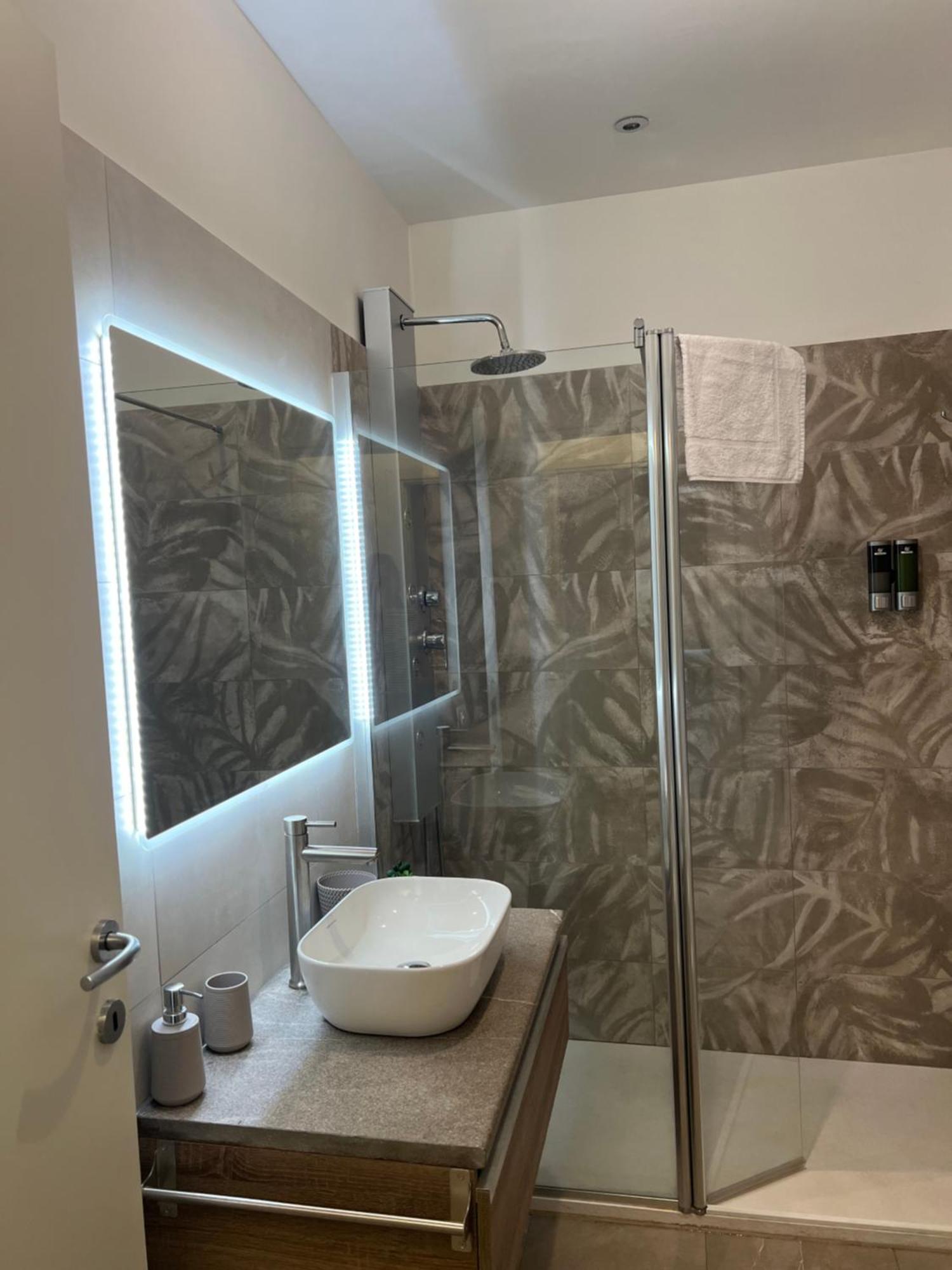 Fiori 3 Apartment Milan Bagian luar foto